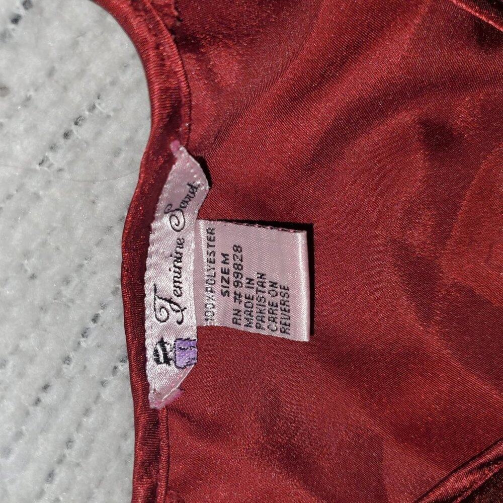 Fancy Feminine Secret Red Robe Medium - Picture 9 of 12